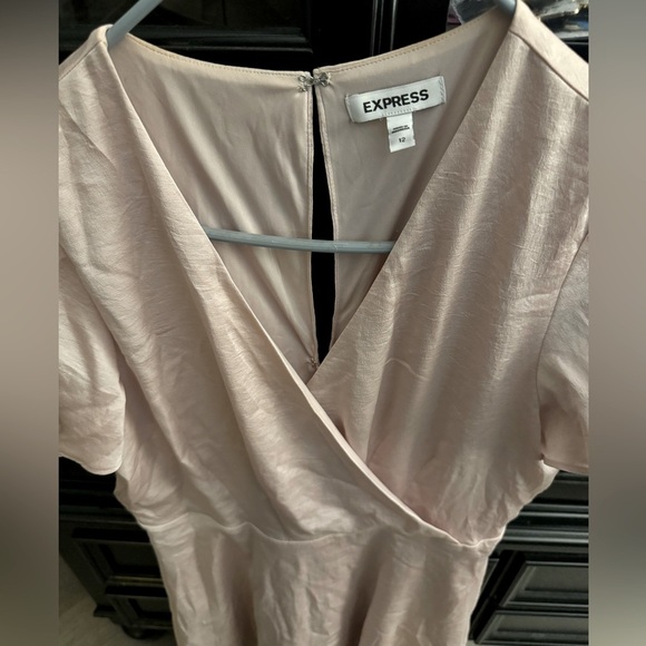 Express light pink dress - Picture 5 of 9